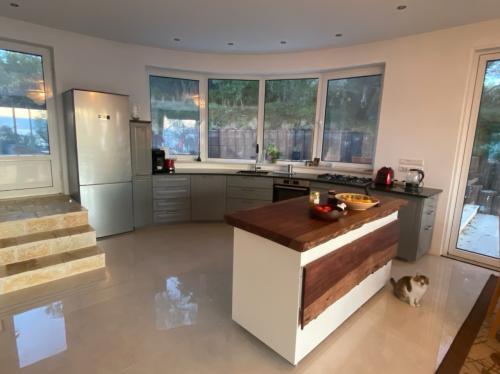 3_laxmi_kitchen_2_large