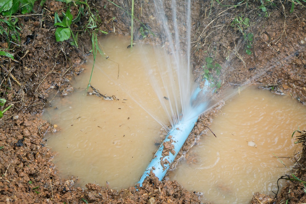 Image of leaking water pipe